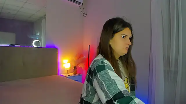 Laura Leee online show from September 2025 05:33:01 AM