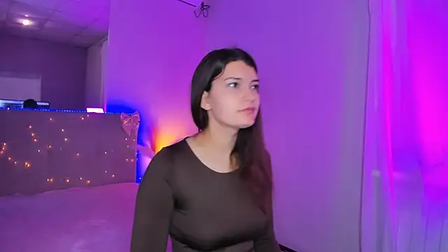 Laura Leee online show from April 2026 04:57:02 AM