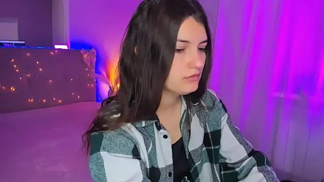 Laura Leee online show from April 2026 05:10:02 AM