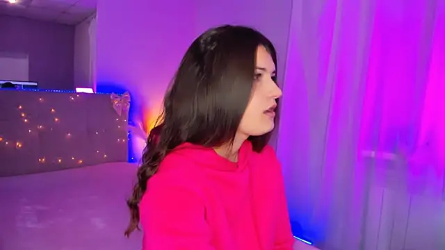 Laura Leee online show from April 2026 05:10:02 AM