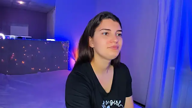 Laura Leee online show from May 2026 05:25:01 AM