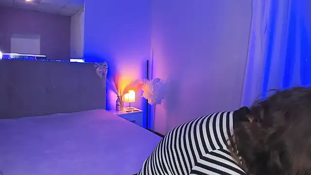 Laura Leee online show from May 2026 05:02:02 AM