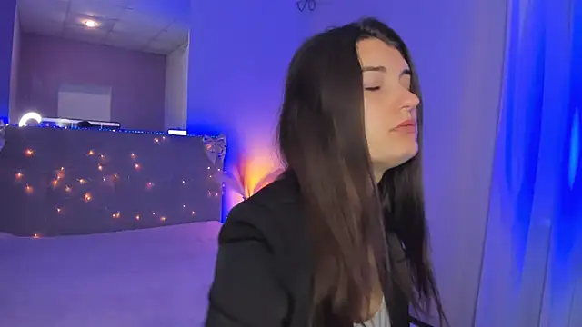 Laura Leee online show from May 2026 04:52:01 AM