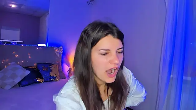 Laura Leee online show from June 2026 04:52:02 AM