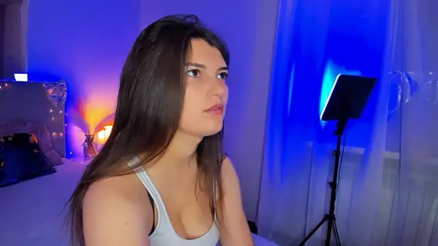 Laura Leee online show from June 2026 04:47:01 AM