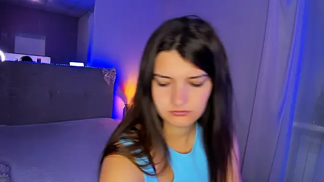 Laura Leee online show from June 2026 05:13:02 AM