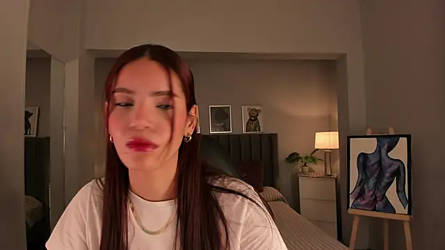 Snapshot of Madie__collins chatting on December 2024 02:28:01 PM Madie collins online show from December 2024 02:28:01 PM