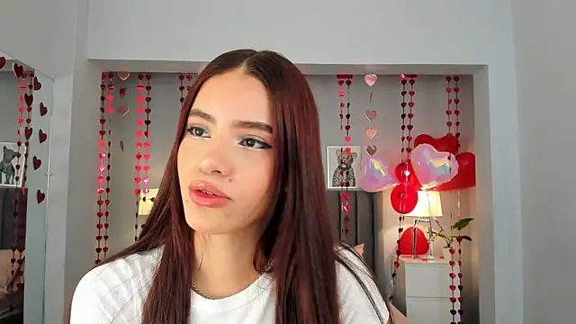 Snapshot of Madie__collins chatting on February 2025 12:05:02 PM Madie collins online show from February 2025 12:05:02 PM