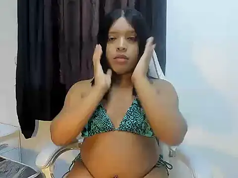 ShanayaKops online show from November 2025 01:21:02 PM