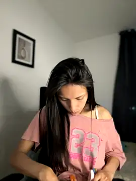 Dulceeany online show from November 2025 12:47:01 AM