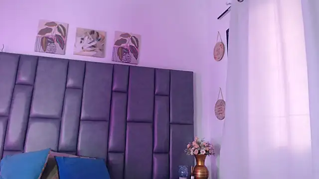 sophiaFoster4u online show from February 2025 02:37:01 PM