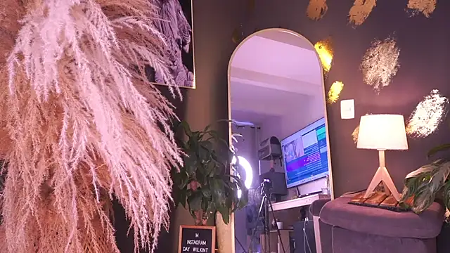 daywilkint online show from September 2025 09:16:02 PM