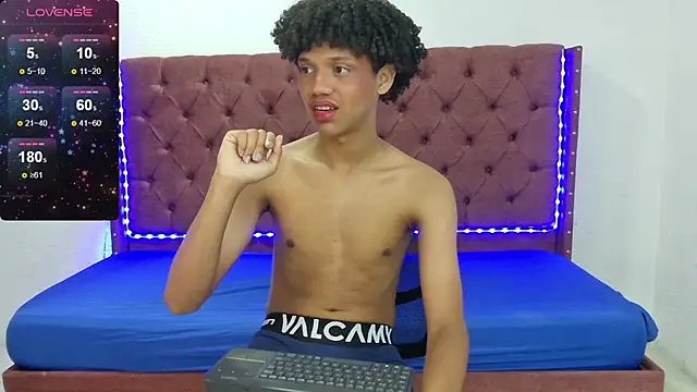 Snapshot of jony_honey chatting on January 2025 01:41:01 PM jony honey online show from January 2025 01:41:01 PM