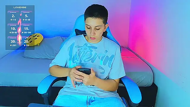 Snapshot of aron_wi chatting on January 2025 11:10:02 PM aron wi online show from January 2025 11:10:02 PM