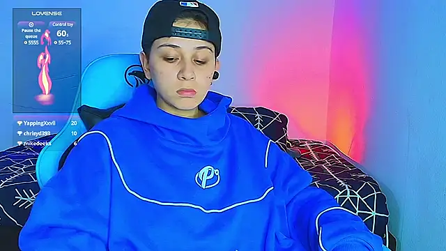 Snapshot of aron_wi chatting on February 2025 12:15:01 AM aron wi online show from February 2025 12:15:01 AM