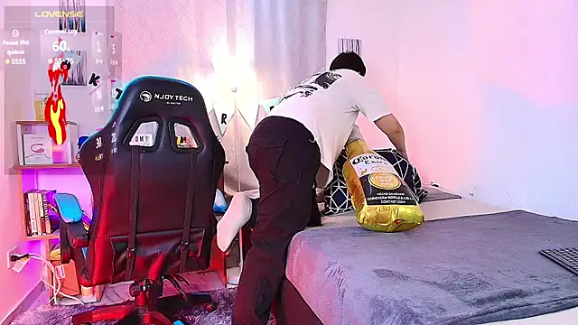 Snapshot of aron_wi chatting on September 2025 10:02:01 PM aron wi online show from September 2025 10:02:01 PM