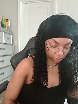 butterflybootyy online show from April 2026 02:10:02 PM
