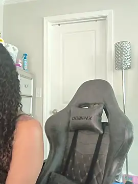 butterflybootyy online show from May 2026 05:09:01 PM