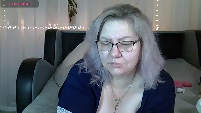 Snapshot of AngelinaGlam chatting on October 2025 03:21:02 PM AngelinaGlam online show from October 2025 03:21:02 PM