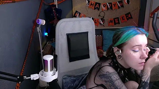 Snapshot of Cumpotik_Eve chatting on November 2025 02:03:01 AM Cumpotik Eve online show from November 2025 02:03:01 AM