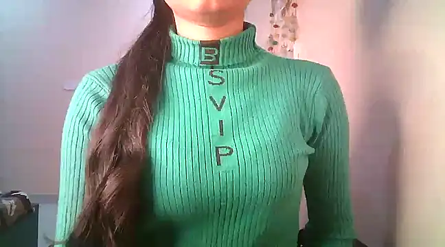 Snapshot of Aaisha_urs chatting on February 2025 11:33:02 PM Aaisha urs online show from February 2025 11:33:02 PM