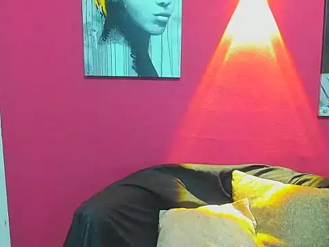 Snapshot of PaolaMendez_ chatting on December 2024 09:24:01 AM PaolaMendez online show from December 2024 09:24:01 AM