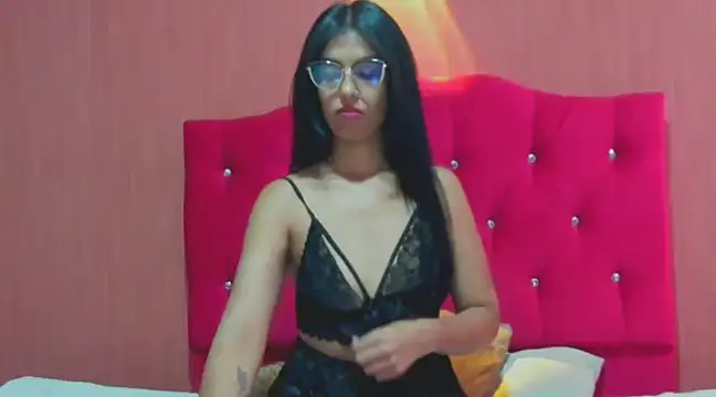 Snapshot of PaolaMendez_ chatting on February 2025 05:51:02 PM PaolaMendez online show from February 2025 05:51:02 PM
