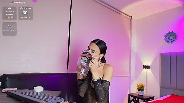 Chloe Cherry21 online show from February 2025 02:37:01 AM