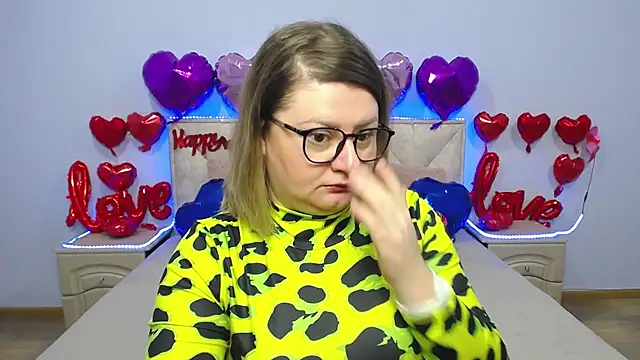 Snapshot of ZannaDreil chatting on February 2025 07:05:02 PM ZannaDreil online show from February 2025 07:05:02 PM