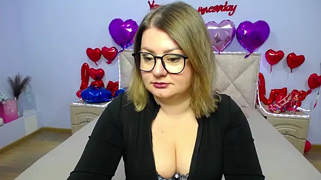 Snapshot of ZannaDreil chatting on February 2025 06:48:01 PM ZannaDreil online show from February 2025 06:48:01 PM