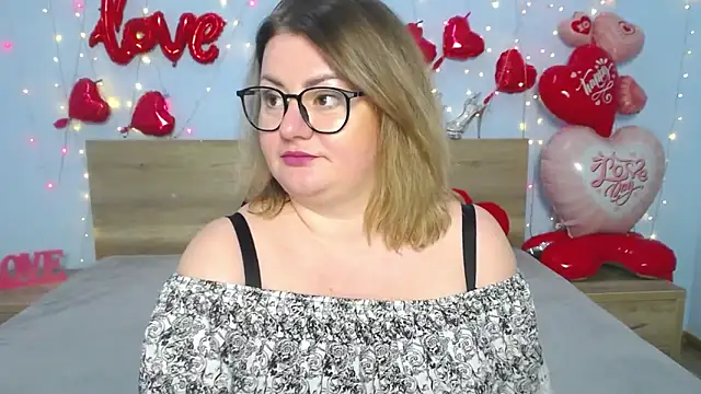 Snapshot of ZannaDreil chatting on February 2025 01:25:02 AM ZannaDreil online show from February 2025 01:25:02 AM