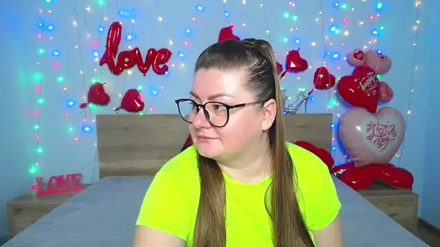 Snapshot of ZannaDreil chatting on February 2025 07:08:02 PM ZannaDreil online show from February 2025 07:08:02 PM