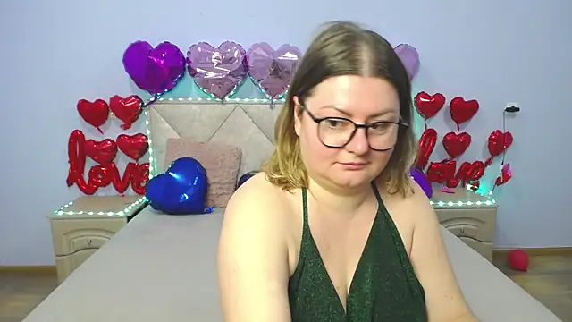 Snapshot of ZannaDreil chatting on February 2025 04:17:02 AM ZannaDreil online show from February 2025 04:17:02 AM