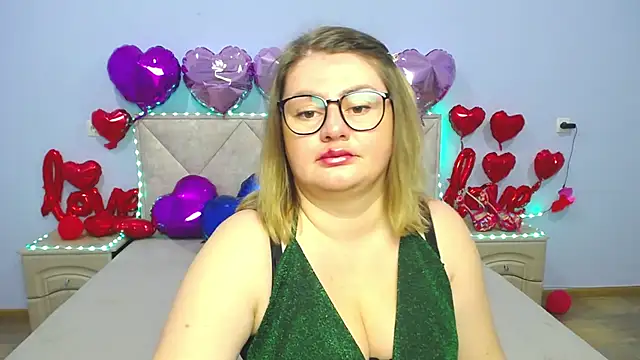 Snapshot of ZannaDreil chatting on February 2025 07:05:02 PM ZannaDreil online show from February 2025 07:05:02 PM