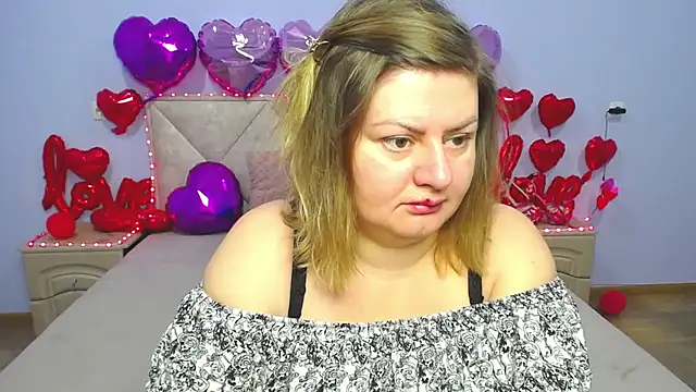 Snapshot of ZannaDreil chatting on February 2025 07:04:02 PM ZannaDreil online show from February 2025 07:04:02 PM