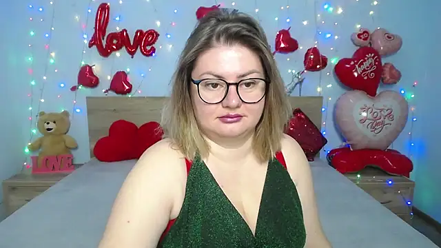 Snapshot of ZannaDreil chatting on February 2025 07:14:01 PM ZannaDreil online show from February 2025 07:14:01 PM