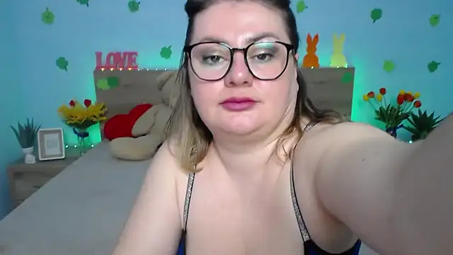 Snapshot of ZannaDreil chatting on March 2025 04:09:01 AM ZannaDreil online show from March 2025 04:09:01 AM