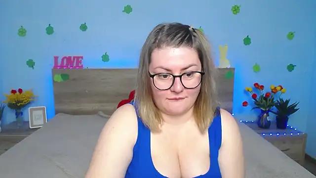 Snapshot of ZannaDreil chatting on March 2025 10:15:02 PM ZannaDreil online show from March 2025 10:15:02 PM