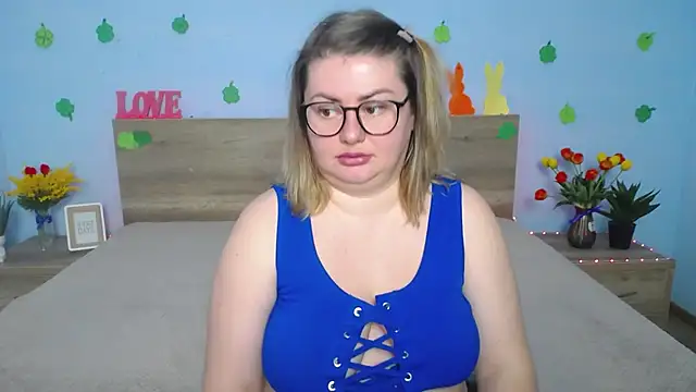 Snapshot of ZannaDreil chatting on March 2025 04:27:01 AM ZannaDreil online show from March 2025 04:27:01 AM