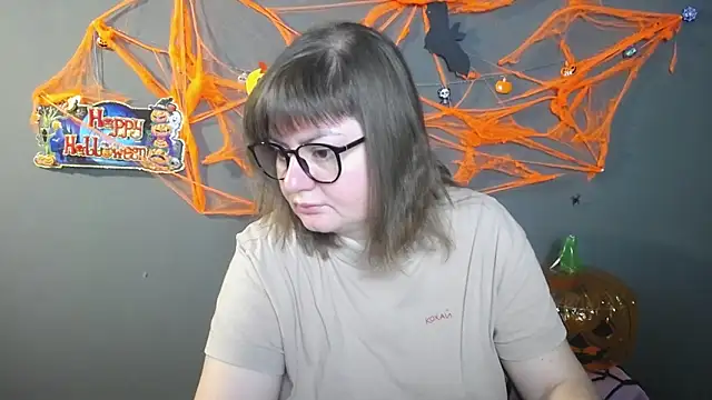 Snapshot of ZannaDreil chatting on October 2025 05:57:01 PM ZannaDreil online show from October 2025 05:57:01 PM