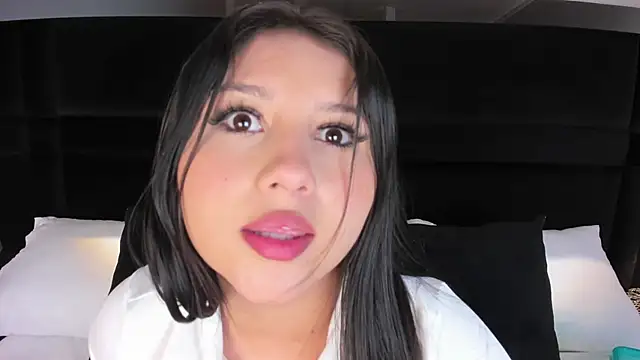 Snapshot of AvyMilton chatting on October 2025 11:38:02 AM AvyMilton online show from October 2025 11:38:02 AM