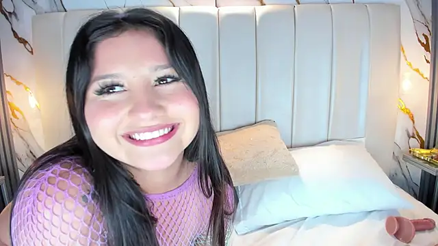 Snapshot of AvyMilton chatting on October 2025 11:55:01 AM AvyMilton online show from October 2025 11:55:01 AM