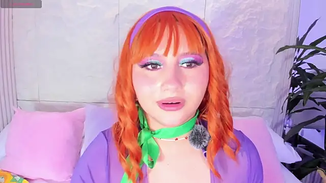 Snapshot of AvyMilton chatting on October 2025 11:54:02 AM AvyMilton online show from October 2025 11:54:02 AM