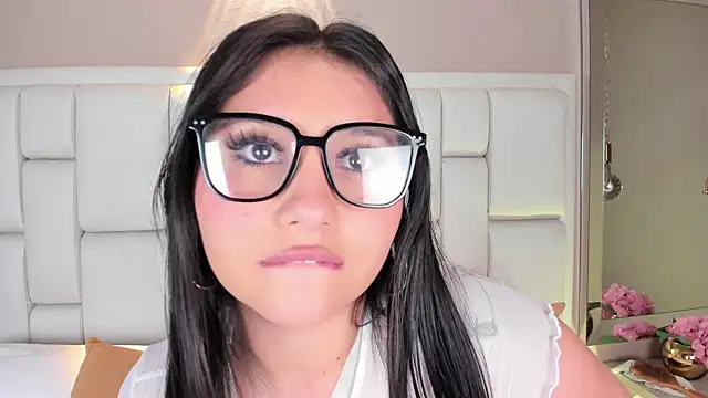 AvyMilton online show from January 2026 11:34:01 AM