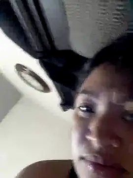 Snapshot of SINUECASTILLO chatting on October 2025 11:30:02 AM SINUECASTILLO online show from October 2025 11:30:02 AM