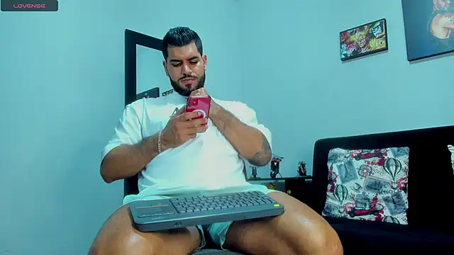 Snapshot of SamirHazard97 chatting on March 2025 02:41:02 AM SamirHazard97 online show from March 2025 02:41:02 AM
