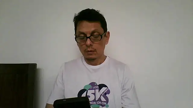 Snapshot of MarcusKelvin chatting on January 2025 04:33:01 PM MarcusKelvin online show from January 2025 04:33:01 PM