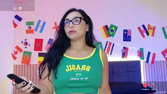 Snapshot of DIOSA-HOT chatting on June 2026 08:57:01 AM DIOSA-HOT online show from June 2026 08:57:01 AM