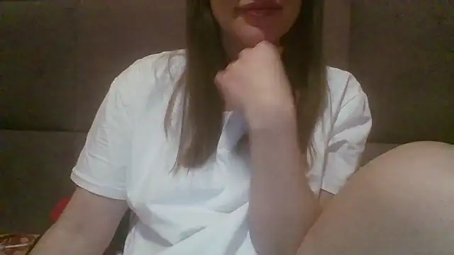 Snapshot of Sladkiegubki chatting on February 2025 09:43:01 PM Sladkiegubki online show from February 2025 09:43:01 PM