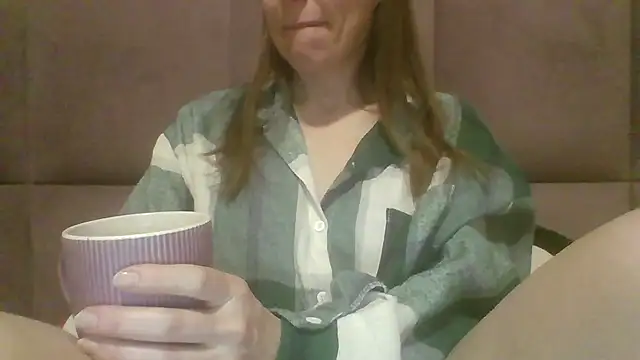 Snapshot of Sladkiegubki chatting on February 2025 03:10:02 AM Sladkiegubki online show from February 2025 03:10:02 AM